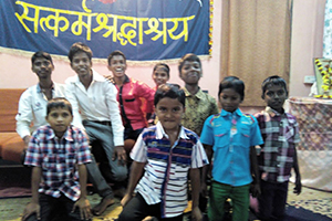 School Chale Hum Give Fundraisers