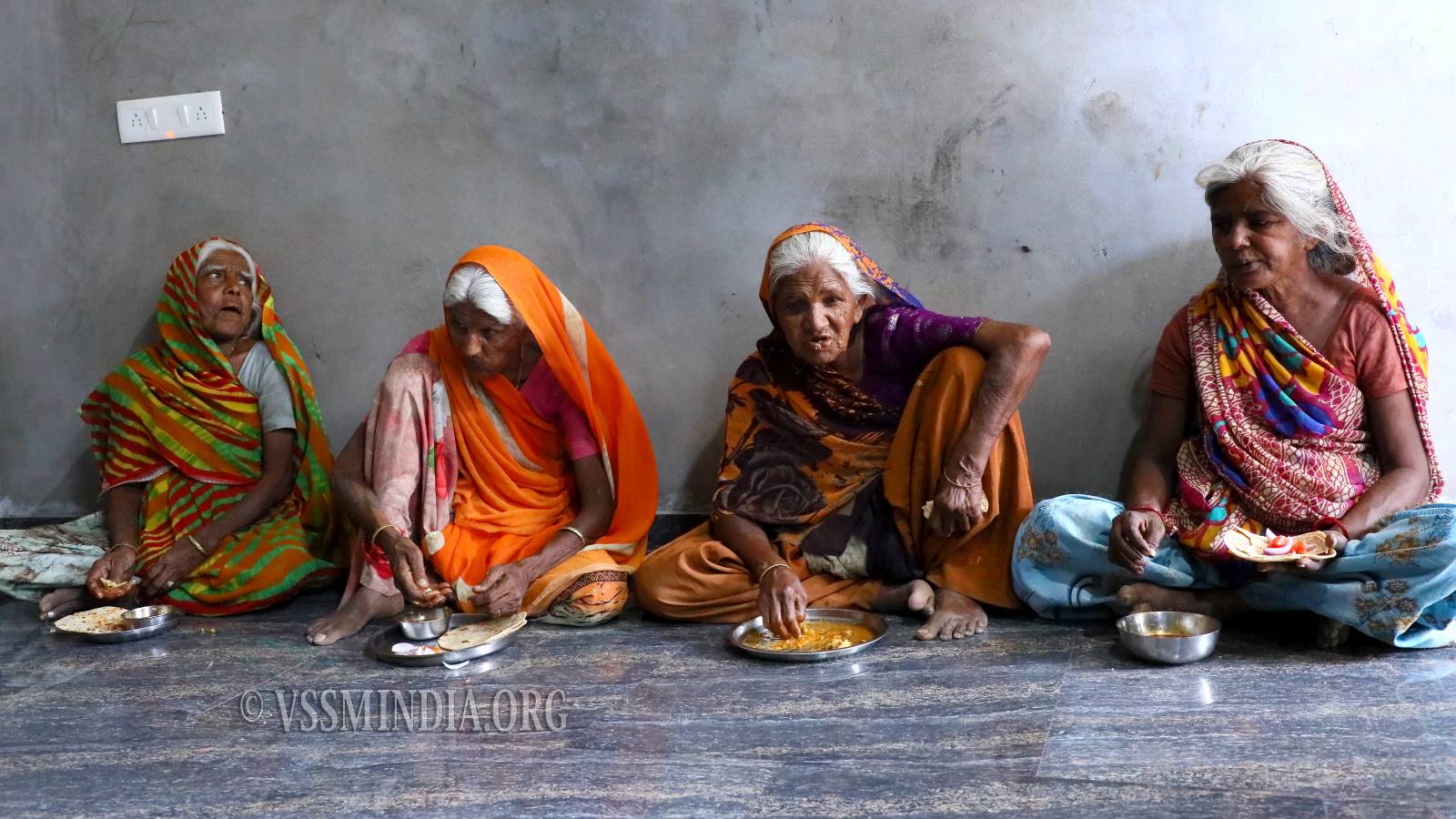 Mavjat Food provide to Elderly People