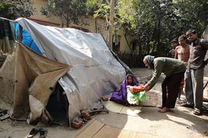 Support the elderly people for clothes