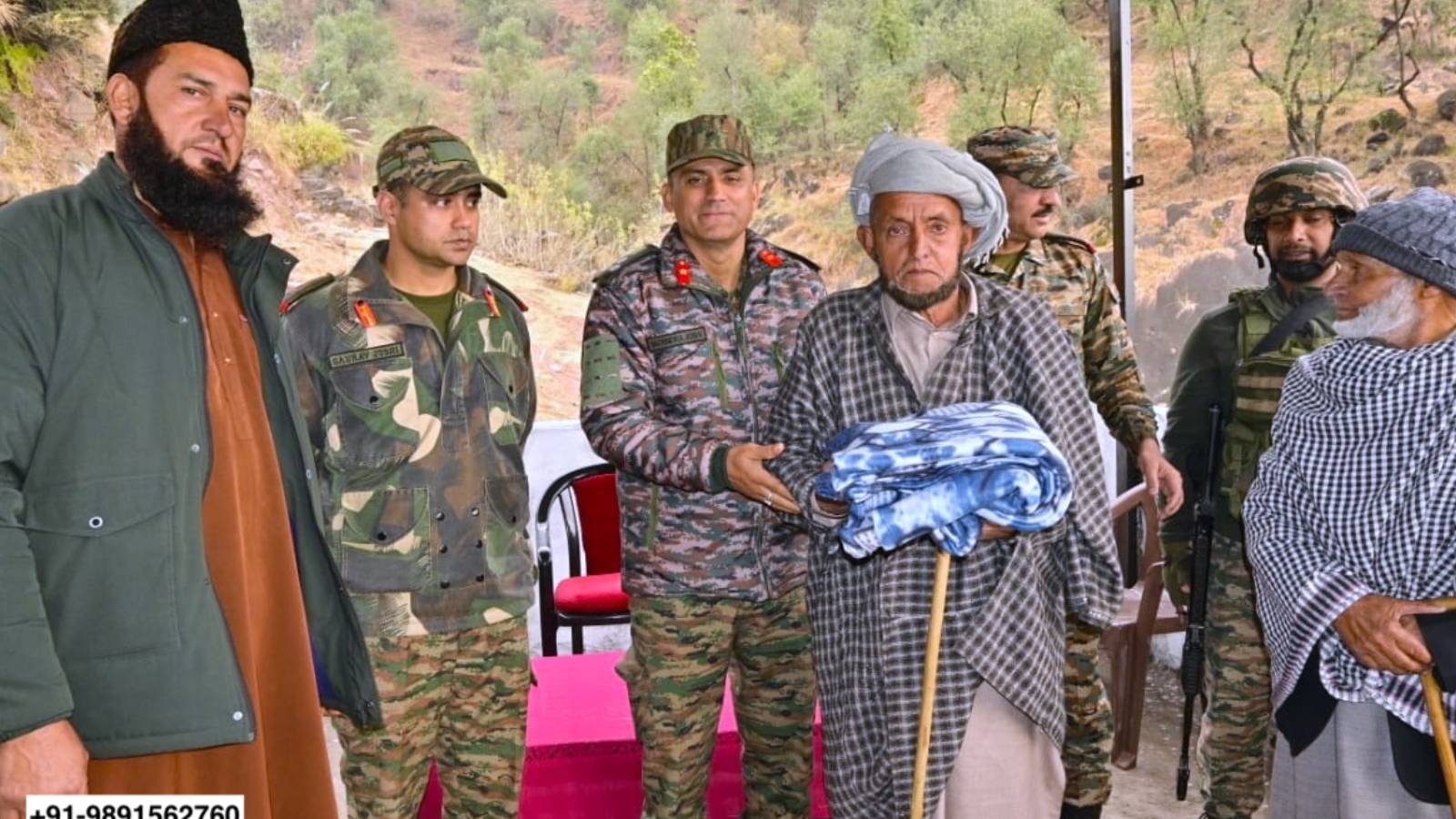 Blanket distribution in Poonch through local Army unit