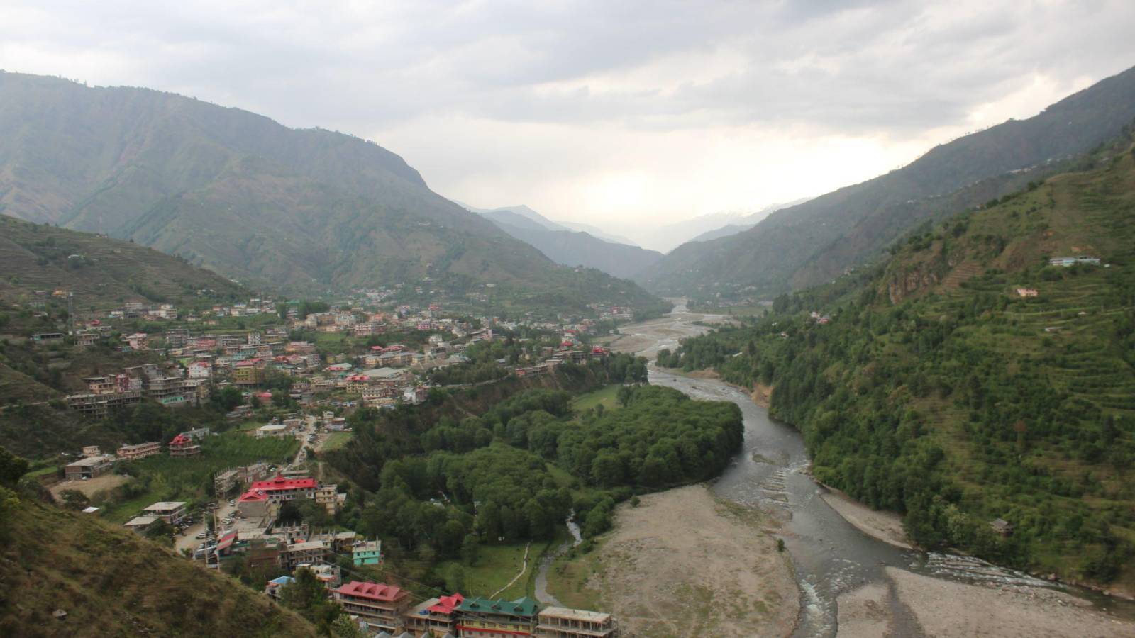 Do leopards and people make good neighbours? Help us find out! - Give