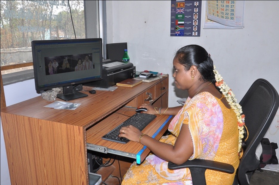 J Poornima in Two Photo shop skills_ Former Trainee of HUT- NFT Scheme